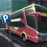 Kırmızı bir otobüs, şehirdeki bir otopark alanında park edilmiş ve yanında bir park işareti bulunuyor