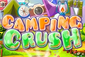 Rengarenk Camping Crush yazısının önünde kamp malzemeleri ve doğa manzarası