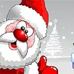 Kocaman gülümseyen bir Noel Baba, bir platformda duran başka bir Noel Baba figürüyle karlı bir arka planda