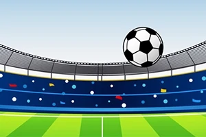 Yeşil çimenli saha üzerinde havada uçan futbol topu ve arka planda tribünler