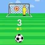Yeşil bir futbol sahasında kalenin önünde duran altın bir kupa ve futbol topu