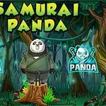 Görselde, ormanda bir kütük üzerinde duran samuray kıyafetli bir panda yer alıyor