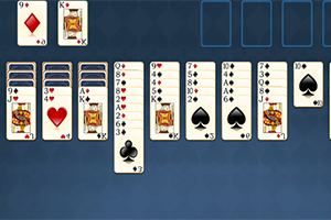 Bilgisayar ekranında çeşitli iskambil kartlarının dizili olduğu bir solitaire oyunu görüntüsü