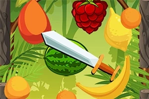 Kılıç ile kesilen çeşitli meyveler; çilek, muz, karpuz, mango ve limon yeşil arka plana karşı